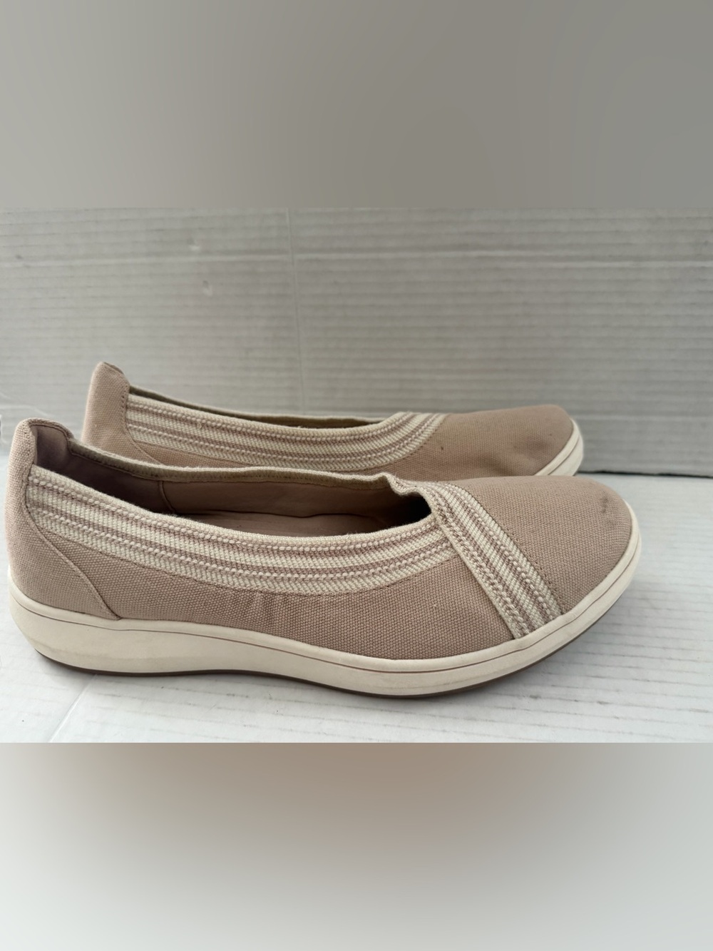 Clarks Cloudstepper Breeze sky air closed toe shoes flats size 10